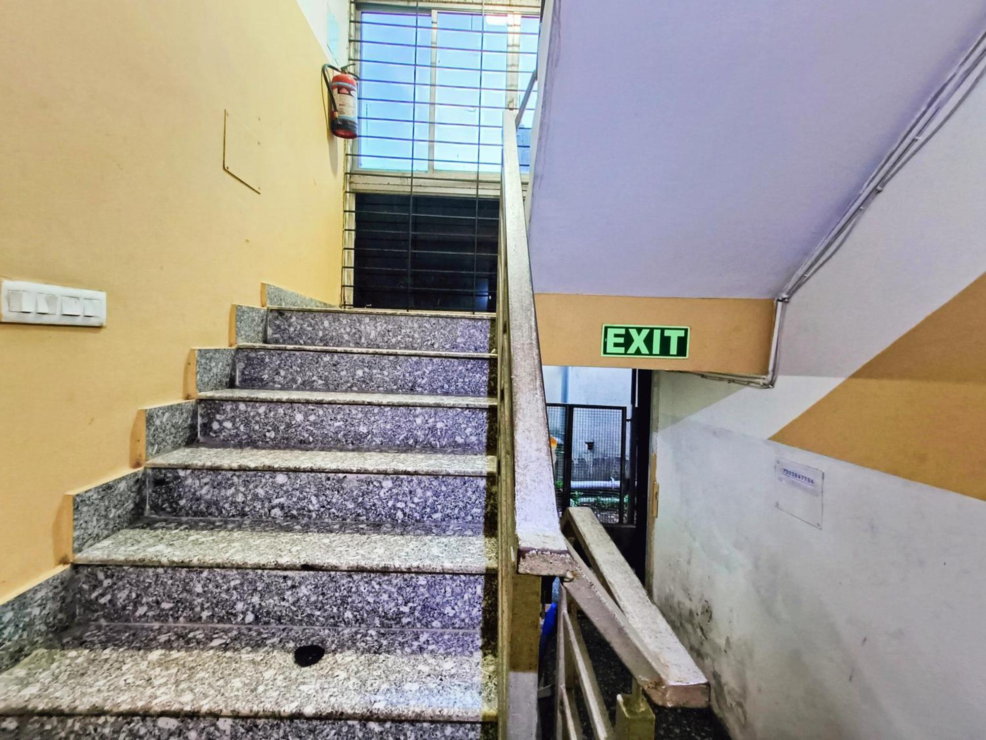 Rest Inn Hotel Newtown Road Near Tata Medical Kolkata Exterior photo
